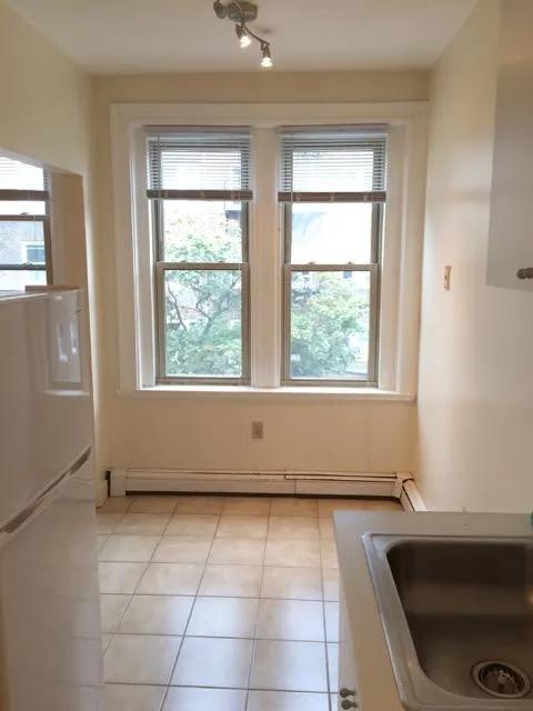 Studio bed, 1 bath apartment for rent at 1625 Commonwealth Ave Unit 15, Brighton — photo 6 of 12