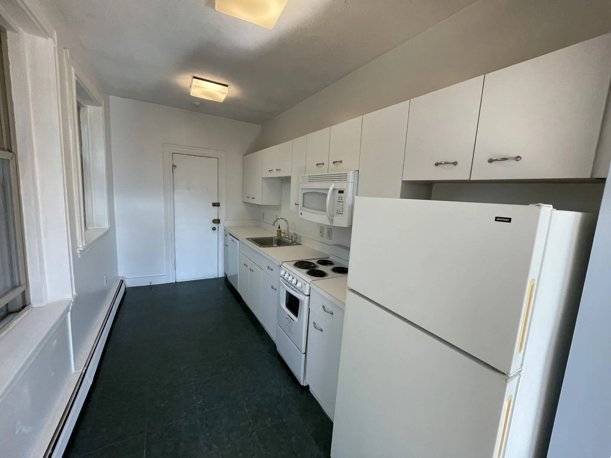 1 bed, 1 bath apartment for rent at 1625 Commonwealth Ave Unit 18, Brighton — photo 3 of 7