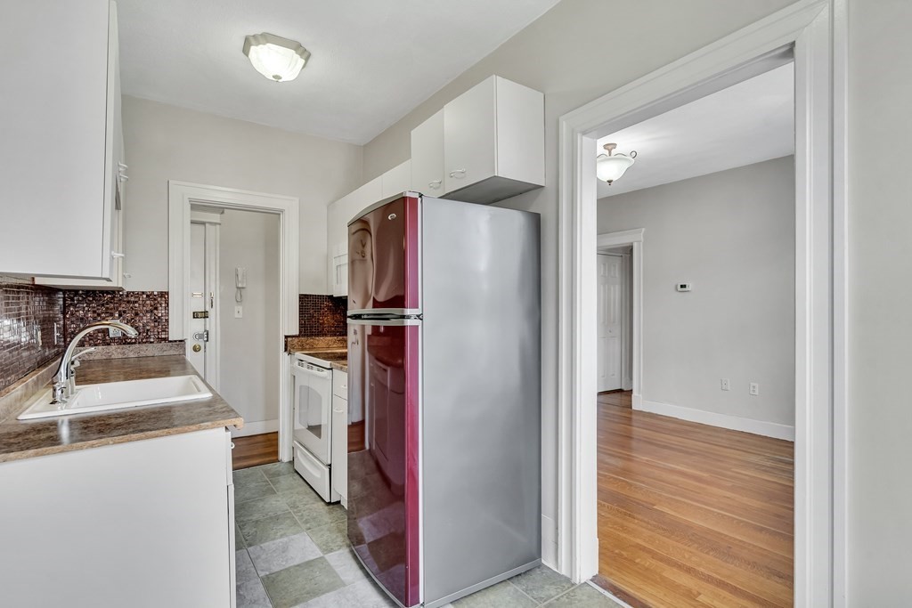 1 bed, 1 bath apartment for rent at 1625 Commonwealth Ave Unit 22, Brighton — photo 6 of 12