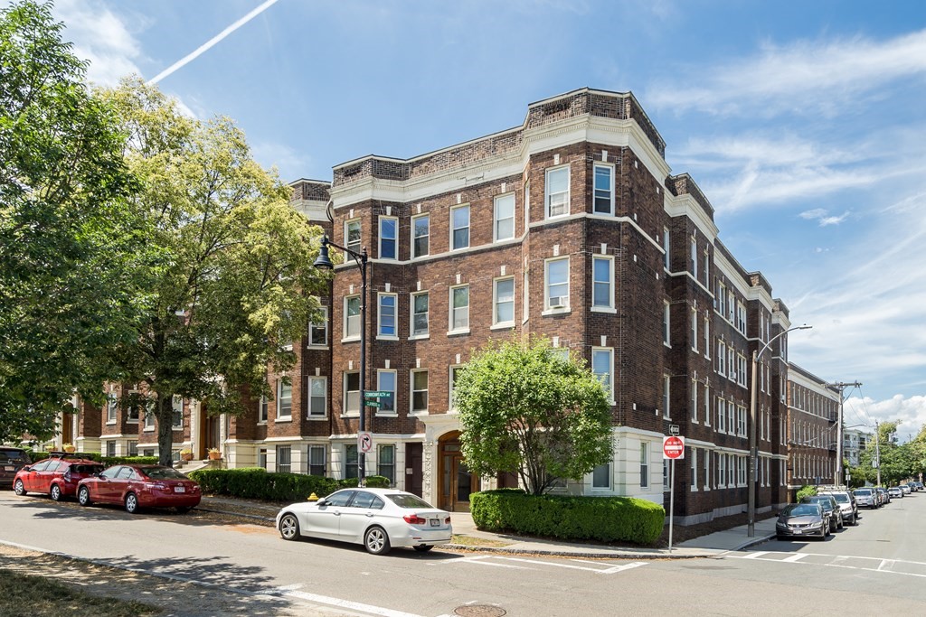 1 bed, 1 bath apartment for rent at 1625 Commonwealth Ave Unit 22, Brighton — photo 5 of 12