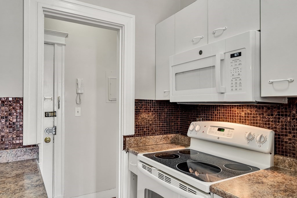 1 bed, 1 bath apartment for rent at 1625 Commonwealth Ave Unit 22, Brighton — photo 8 of 12