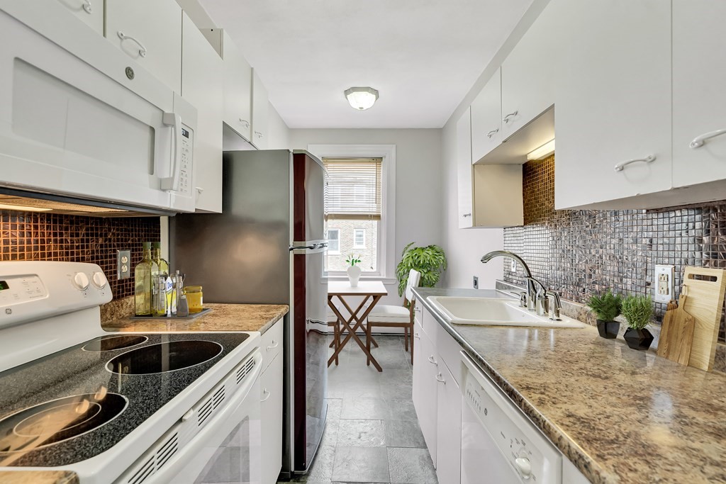 1 bed, 1 bath apartment for rent at 1625 Commonwealth Ave Unit 22, Brighton — photo 2 of 12