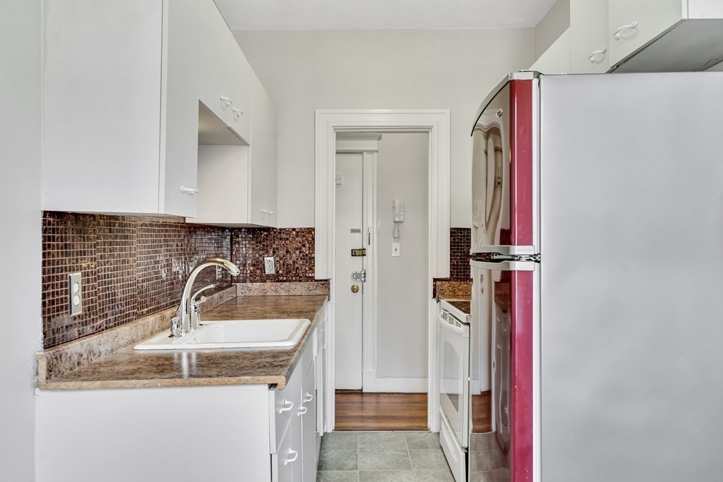 1 bed, 1 bath apartment for rent at 1625 Commonwealth Ave Unit 22, Brighton — photo 7 of 12