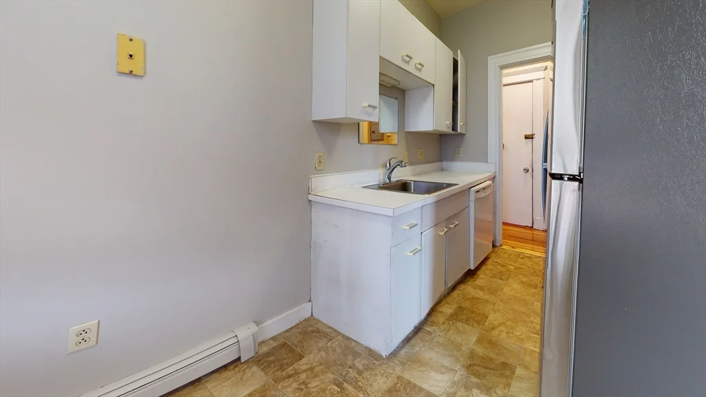1 bed, 1 bath apartment for rent at 1625 Commonwealth Ave Unit 9, Brighton — photo 6 of 8