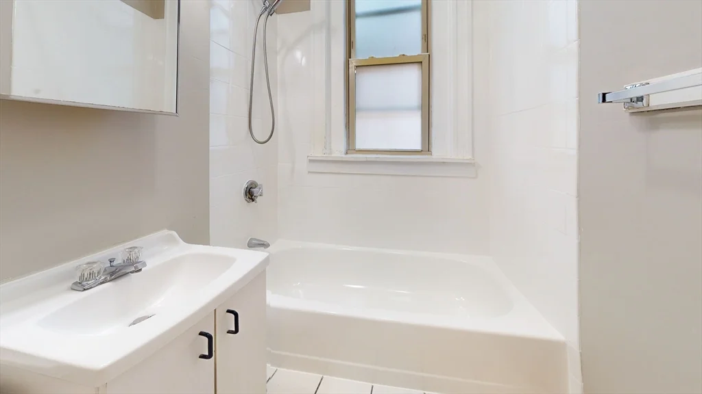 1 bed, 1 bath apartment for rent at 1625 Commonwealth Ave Unit 9, Brighton — photo 7 of 8