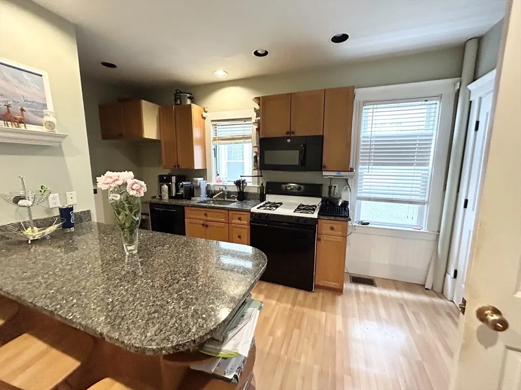 4 bed, 1 bath apartment for rent at 1626 Columbia Rd Unit 1, Boston — photo 1 of 11