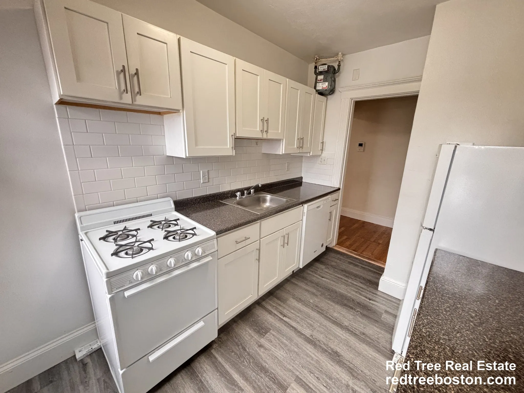 2 bed, 1 bath apartment for rent at 1626 Commonwealth Ave Unit 6, Brighton — photo 2 of 12