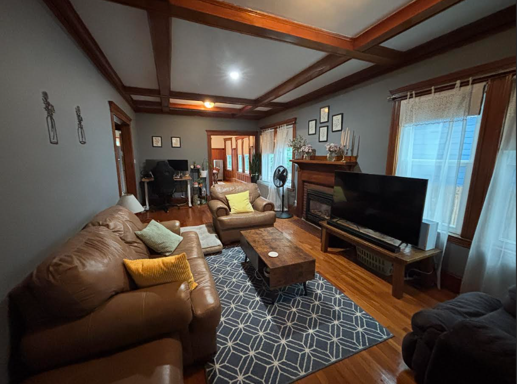 3 bed, 1 bath apartment for rent at 163 Allston St Unit 1, West Medford — photo 1 of 15