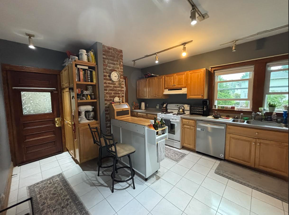 3 bed, 1 bath apartment for rent at 163 Allston St Unit 1, West Medford — photo 7 of 15