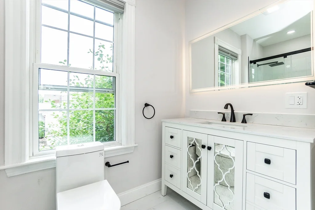 3 bed, 2 bath apartment for rent at 163 Bates Ave Unit 163, West Quincy — photo 6 of 34