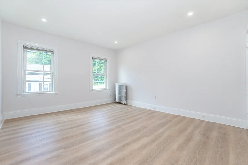 3 bed, 2 bath apartment for rent at 163 Bates Ave Unit 163, West Quincy — photo 5 of 34