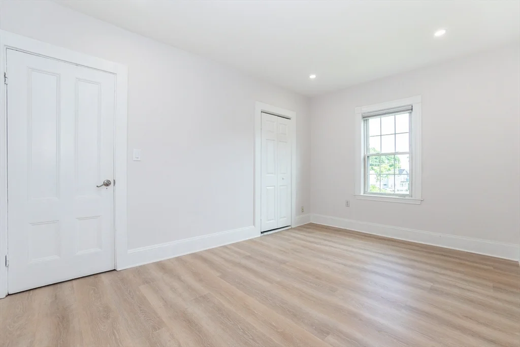3 bed, 2 bath apartment for rent at 163 Bates Ave Unit 163, West Quincy — photo 3 of 34