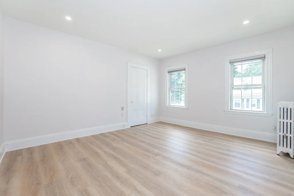 3 bed, 2 bath apartment for rent at 163 Bates Ave Unit 163, West Quincy — photo 2 of 34