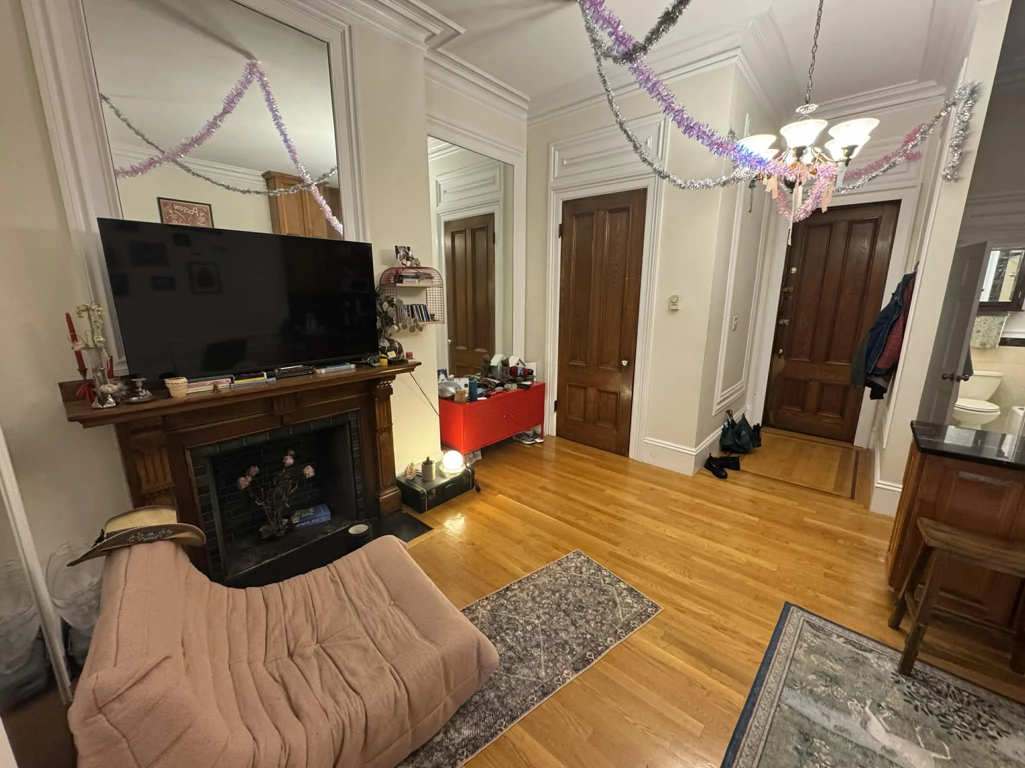 Studio bed, 1 bath apartment for rent at 163 Beacon St Unit 5, Back Bay — photo 8 of 12