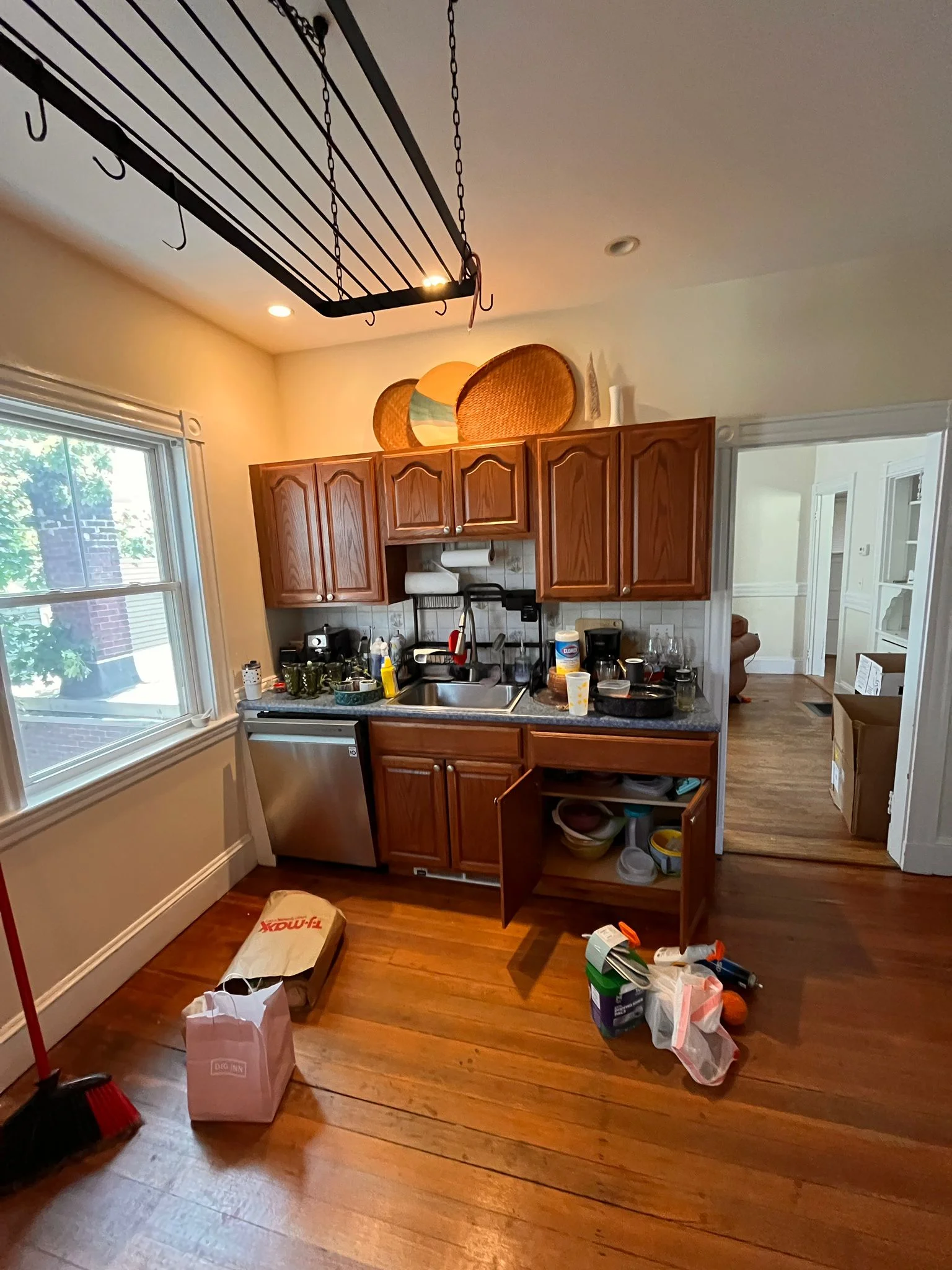 3 bed, 1 bath apartment for rent at 163 Belmont St Unit 2, Belmont — photo 4 of 13