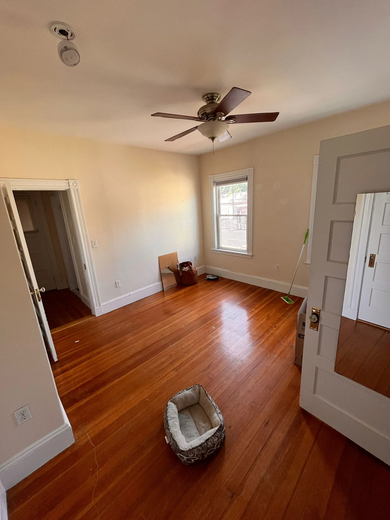 3 bed, 1 bath apartment for rent at 163 Belmont St Unit 2, Belmont — photo 9 of 13
