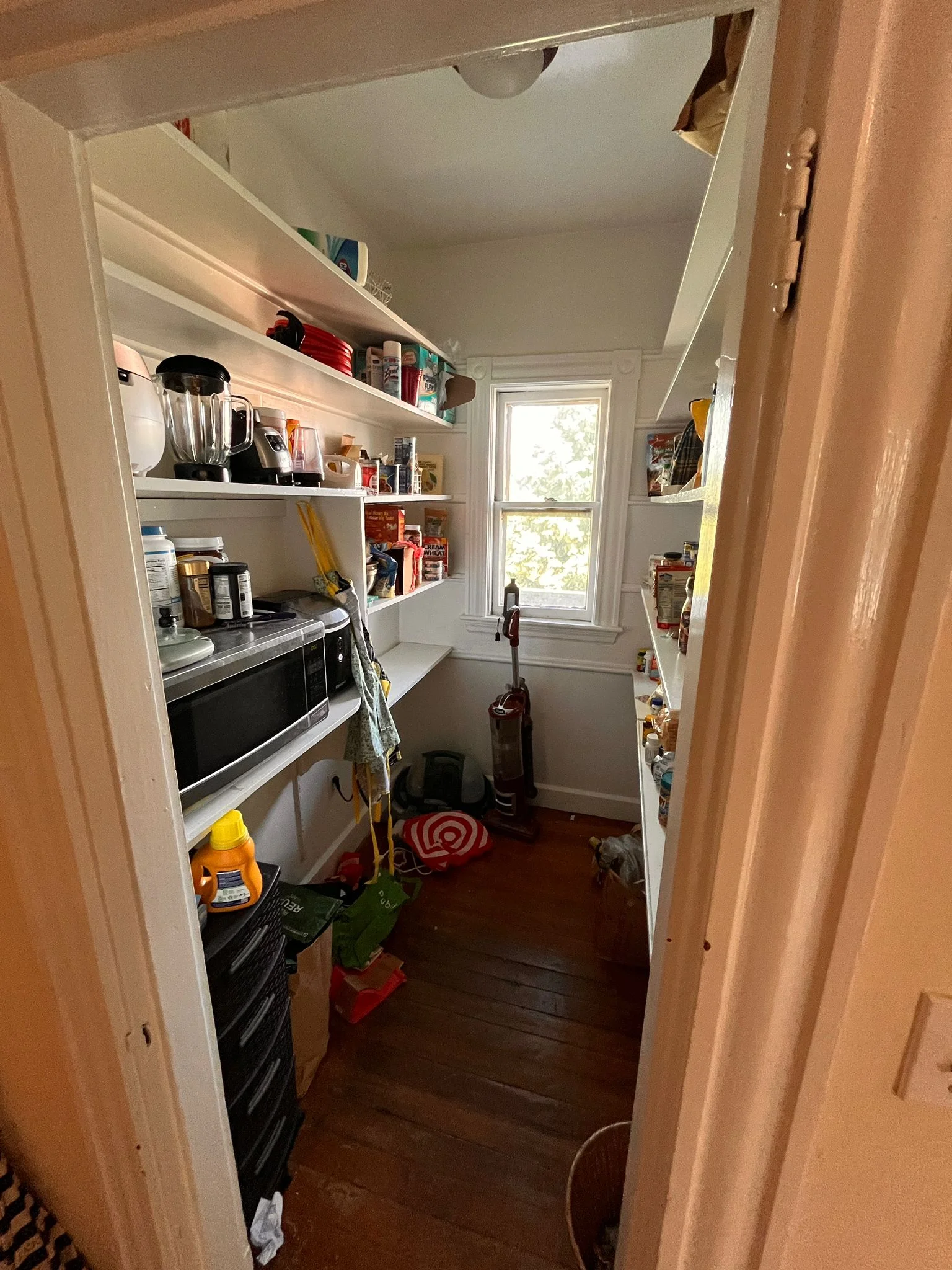 3 bed, 1 bath apartment for rent at 163 Belmont St Unit 2, Belmont — photo 5 of 13
