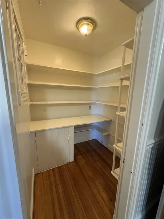2 bed, 1 bath apartment for rent at 163 Belmont St Unit 3, Belmont — photo 7 of 8