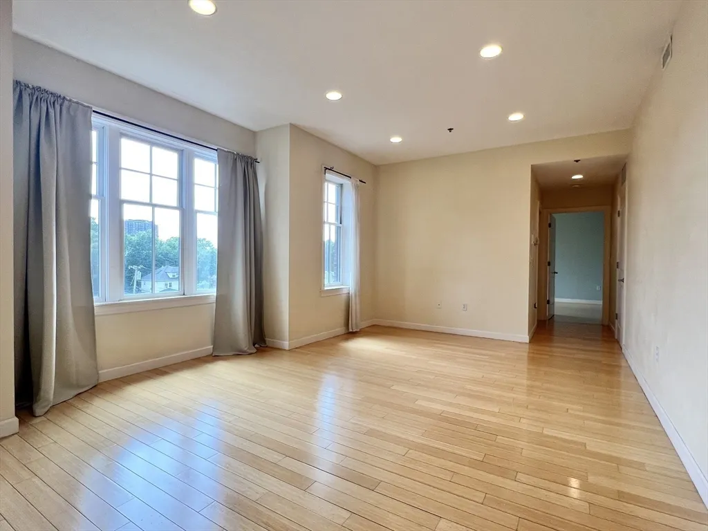 2 bed, 2 bath apartment for rent at 163 Chestnut Hill Ave Unit Ph1, Brighton — photo 3 of 16