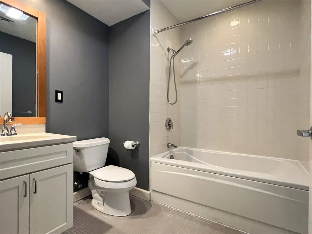 2 bed, 2 bath apartment for rent at 163 Chestnut Hill Ave Unit Ph1, Brighton — photo 12 of 16