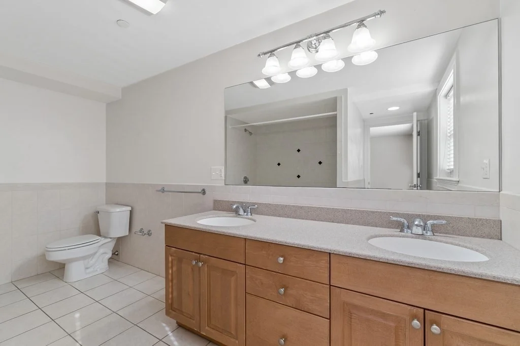 2 bed, 2 bath apartment for rent at 163 E Cottage St Unit 2, Dorchester — photo 9 of 13