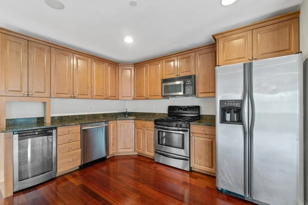 2 bed, 2 bath apartment for rent at 163 E Cottage St Unit 2, Dorchester — photo 3 of 13