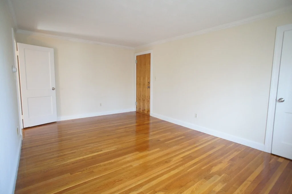 1 bed, 1 bath apartment for rent at 163 Everett St Unit 3, Quincy — photo 5 of 10