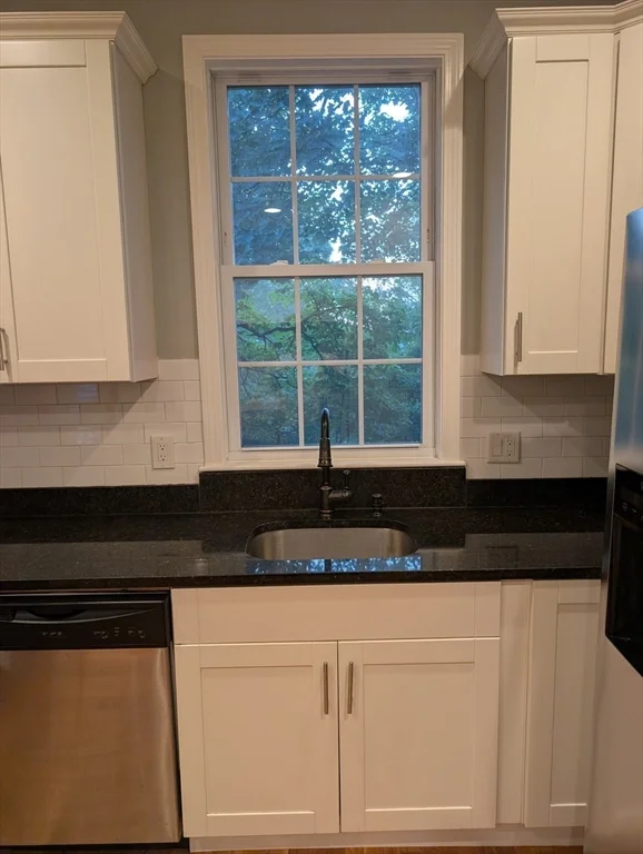 4 bed, 2 bath apartment for rent at 163 Ferry St Unit 2, Malden — photo 2 of 20