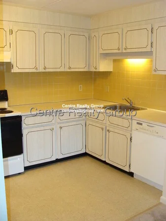 2 bed, 1 bath apartment for rent at 163 Lexington St Unit 21, Auburndale — photo 3 of 8