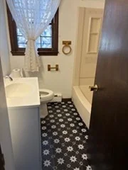 2 bed, 1 bath apartment for rent at 163 Long Pond Dr Unit 163, Dracut — photo 10 of 19