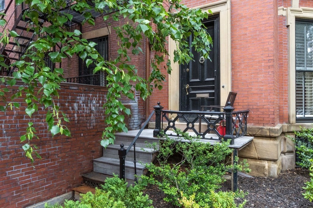 1 bed, 1 bath apartment for rent at 163 Marlborough St Unit A, Back Bay — photo 9 of 11