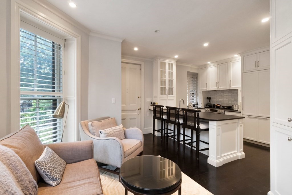 1 bed, 1 bath apartment for rent at 163 Marlborough St Unit A, Back Bay — photo 3 of 11
