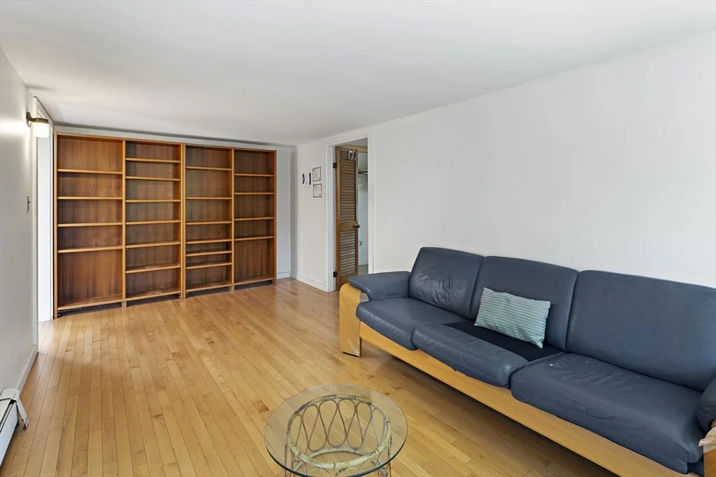 3 bed, 1 bath apartment for rent at 163 Newbury St Unit 2, Framingham — photo 6 of 18