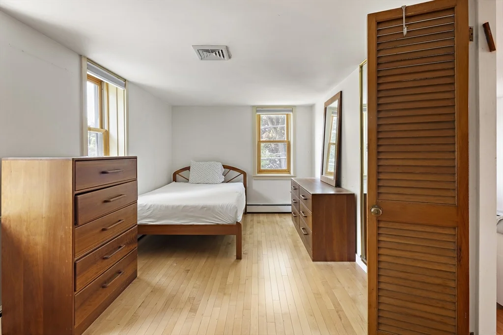 3 bed, 1 bath apartment for rent at 163 Newbury St Unit 2, Framingham — photo 8 of 18
