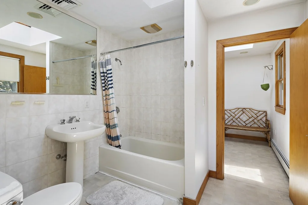 3 bed, 1 bath apartment for rent at 163 Newbury St Unit 2, Framingham — photo 10 of 18