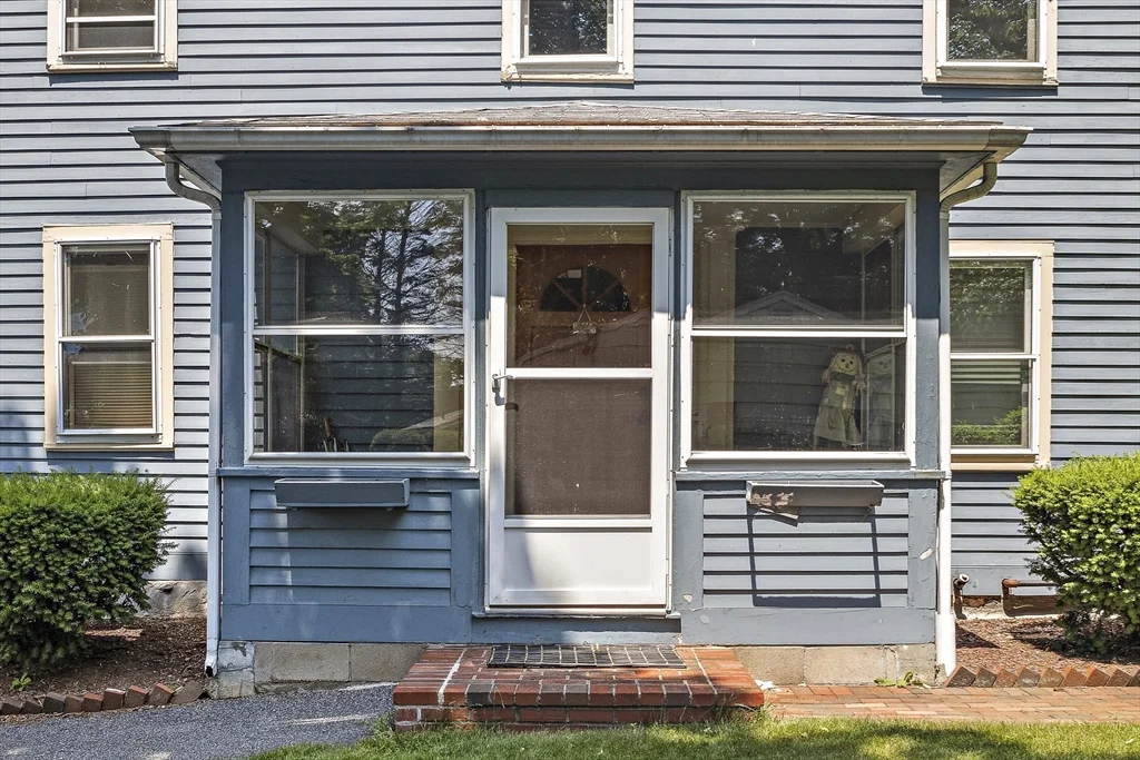 3 bed, 1 bath apartment for rent at 163 Newbury St Unit 2, Framingham — photo 16 of 18