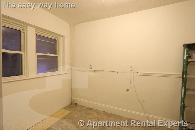 4 bed, 1 bath apartment for rent at 163 Summer St Unit 2, Spring Hill — photo 7 of 19
