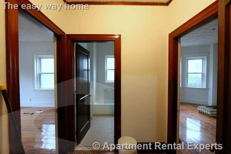4 bed, 1 bath apartment for rent at 163 Summer St Unit 2, Spring Hill — photo 2 of 19