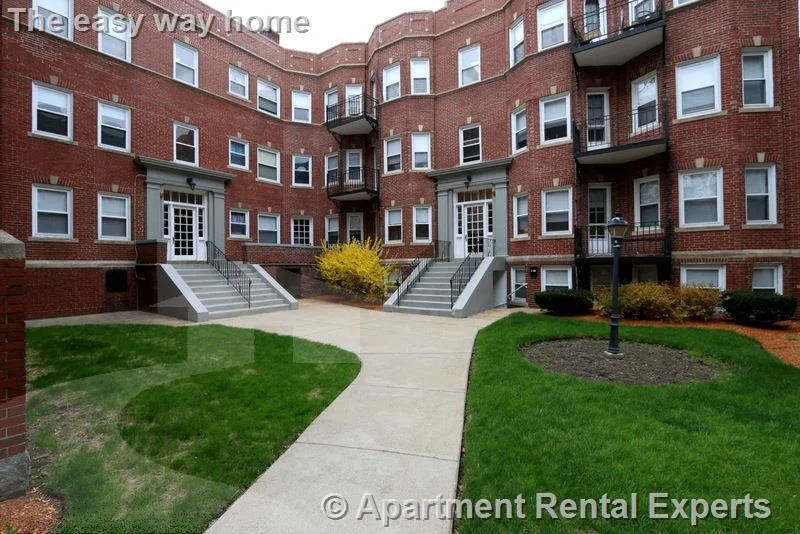 4 bed, 1 bath apartment for rent at 163 Summer St Unit 2, Spring Hill — photo 18 of 19
