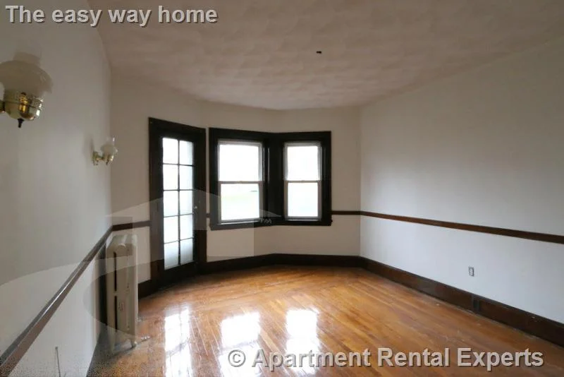4 bed, 1 bath apartment for rent at 163 Summer St Unit 2, Spring Hill — photo 9 of 19