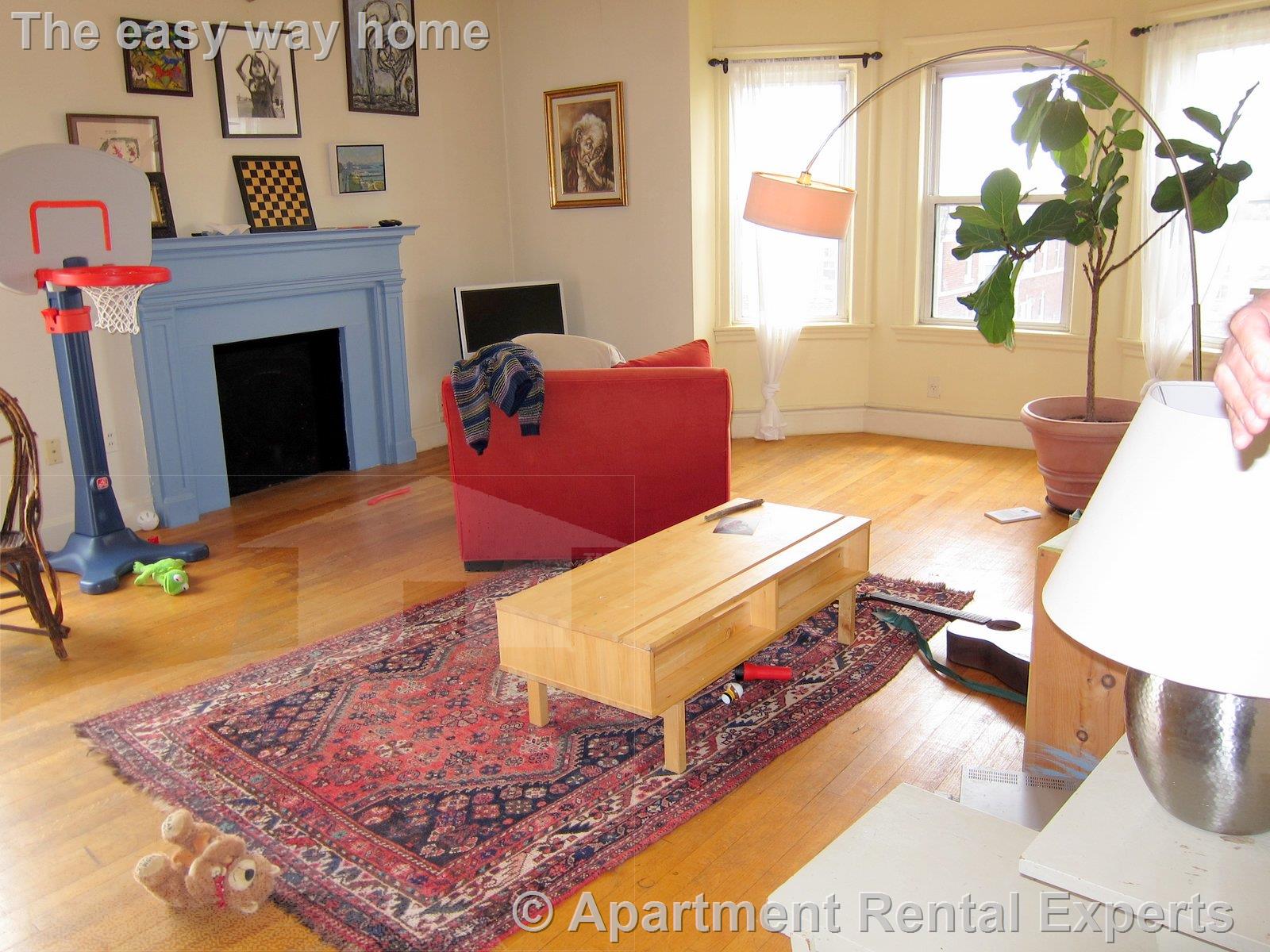 4 bed, 1 bath apartment for rent at 163 Summer St Unit 4P, Spring Hill — photo 1 of 5