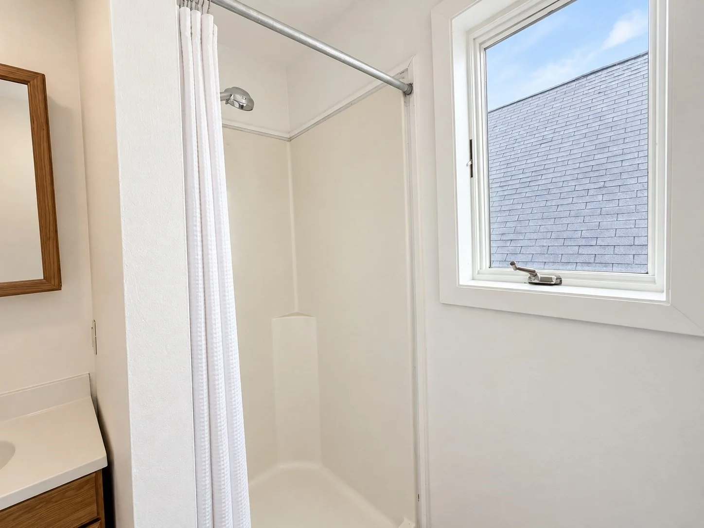 3 bed, 1 bath apartment for rent at 163 Union St Unit 2, Everett — photo 12 of 13