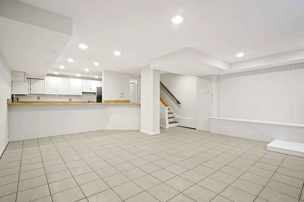 2 bed, 1 bath apartment for rent at 163 W Newton Unit 1, Back Bay — photo 11 of 22