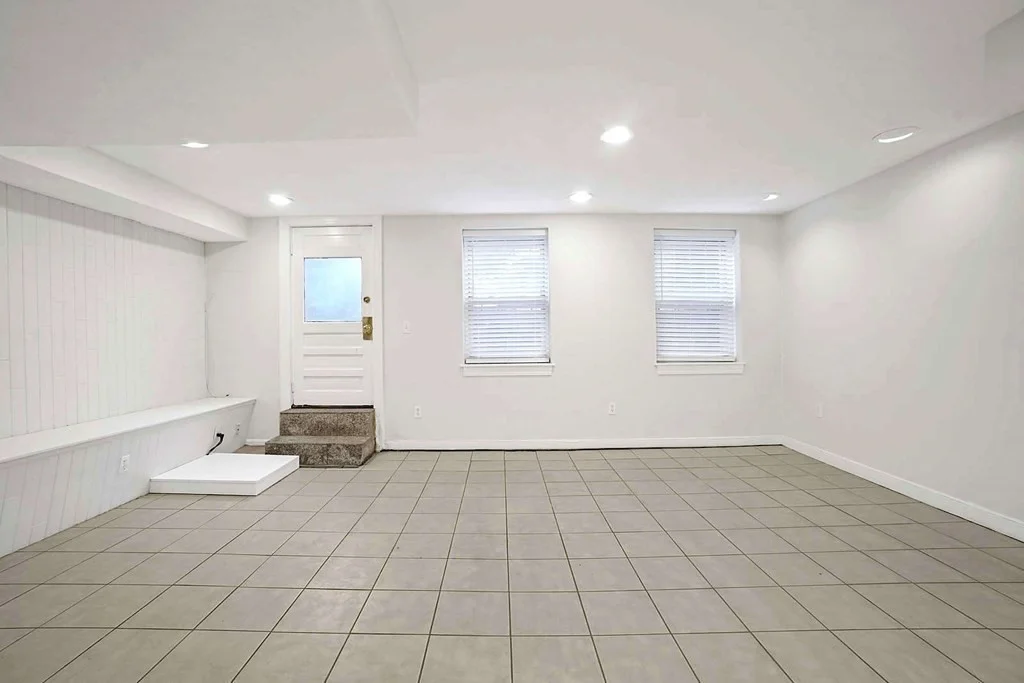 2 bed, 1 bath apartment for rent at 163 W Newton Unit 1, Back Bay — photo 13 of 22