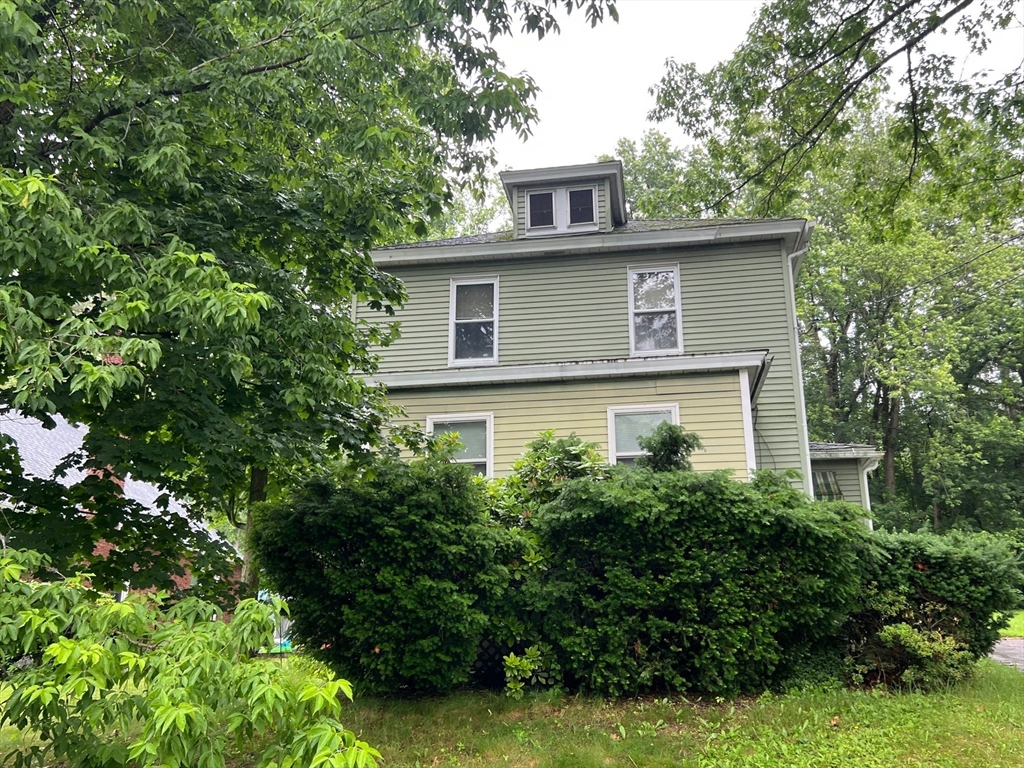 3 bed, 1 bath apartment for rent at 163 Washington, Leominster — photo 2 of 7
