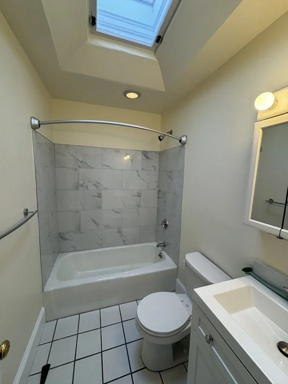 2 bed, 1 bath apartment for rent at 163 West 2nd St Unit 3, South Boston — photo 9 of 12