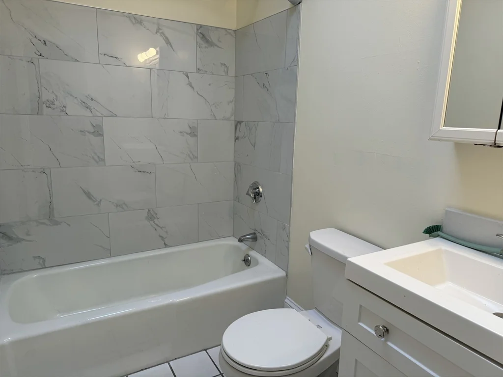 2 bed, 1 bath apartment for rent at 163 West 2nd St Unit 3, South Boston — photo 7 of 12