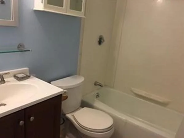 Studio bed, 1 bath apartment for rent at 163 West 2nd St Unit A, South Boston — photo 5 of 8