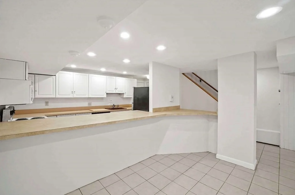 2 bed, 1 bath apartment for rent at 163 West Newton Unit 1, South End — photo 10 of 20