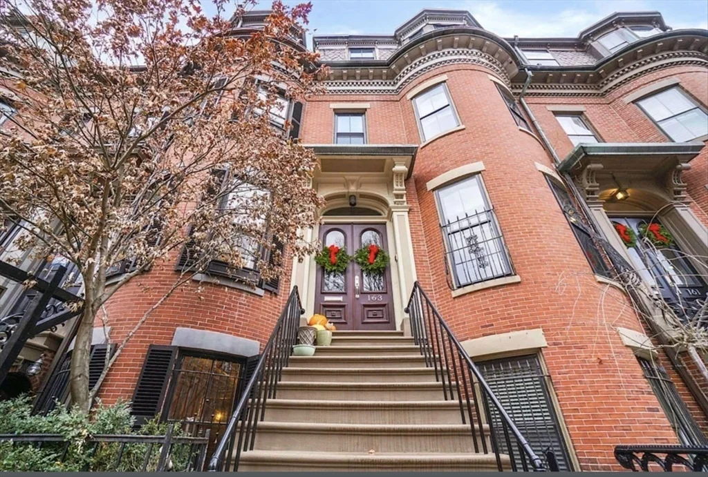 2 bed, 1 bath apartment for rent at 163 West Newton Unit 1, South End — photo 1 of 20